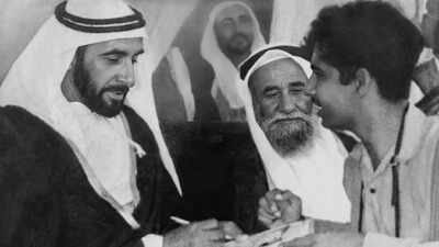 দুবাই ক্রাউন প্রিন্স শেখ হামদান সংযুক্ত আরব আমিরাতের রাজকীয় ফটোগ্রাফার রমেশ শুক্লার মৃত্যুতে শোক প্রকাশ করেছেন