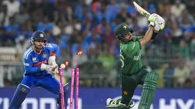 babar-azam-1602-pti.jpg
