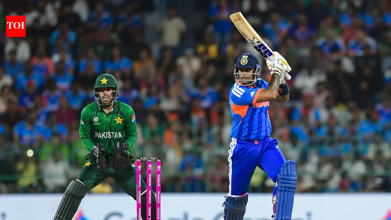 'He bailed the team out': Sunil Gavaskar reveals turning point of India vs Pakistan clash