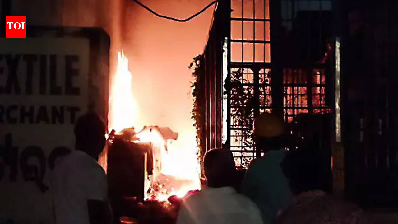 Goods worth Rs20 lakh charred in Ara shop