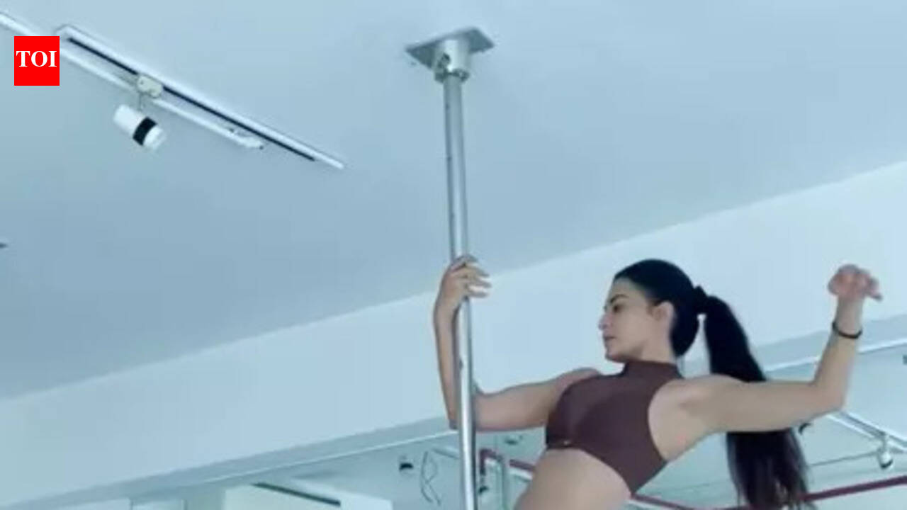 Jacqueline Fernandez aces pole aerial workout; drops candid February photo dump