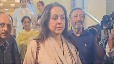 Jaya Bachchan, Hema Malini, Vidhu Vinod Chopra, Poonam Dhillon and other celebs unite at Anand Sagar’s prayer meet - PICS