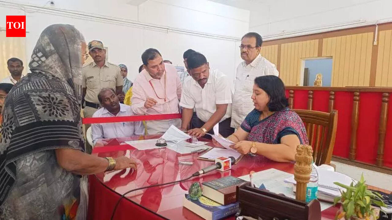 Dist admin will visit all taluks review devpt progs: Dharwad DC