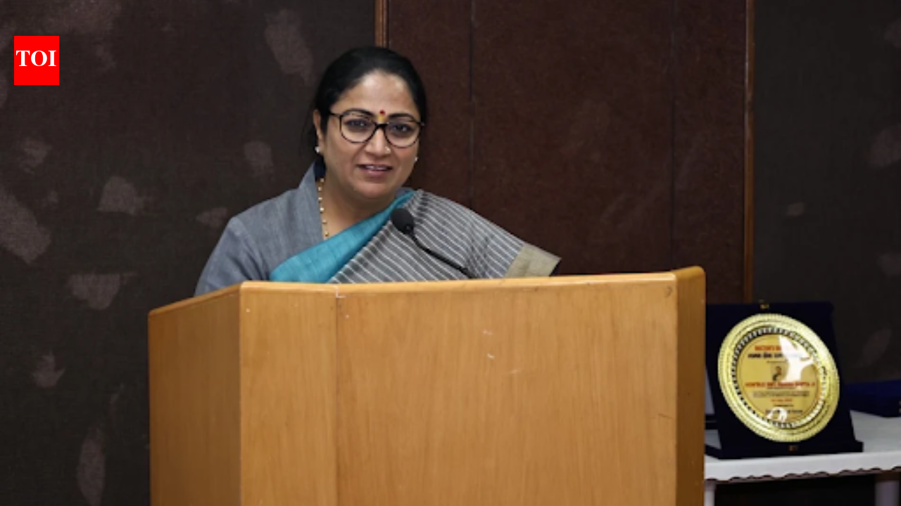 Delhi CM announces financial assistance of several thousand crores to MCD for civic works