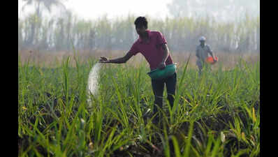 12 lakh ryots using mobile app to book urea in T’gana