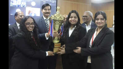 Kolkata team wins moot court contest at CNLU
