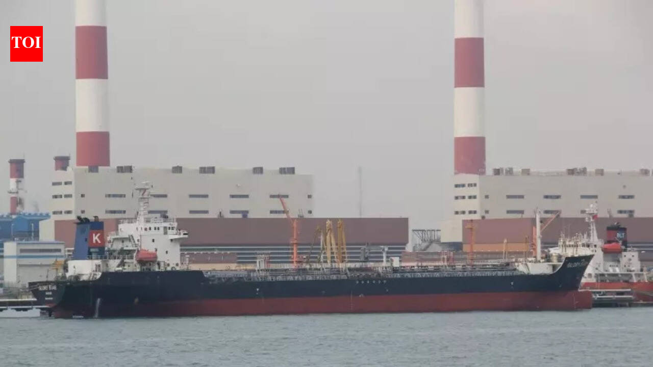 Indian coastal authorities 'seize' 3 US-sanctioned oil tankers linked to Iran