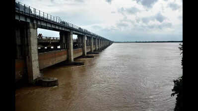 AP allocates Rs 150 crore for Dowleswaram barrage gate instalments