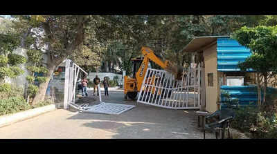 13 illegal gates on internal roads in Gurgaon’s South City-1 razed