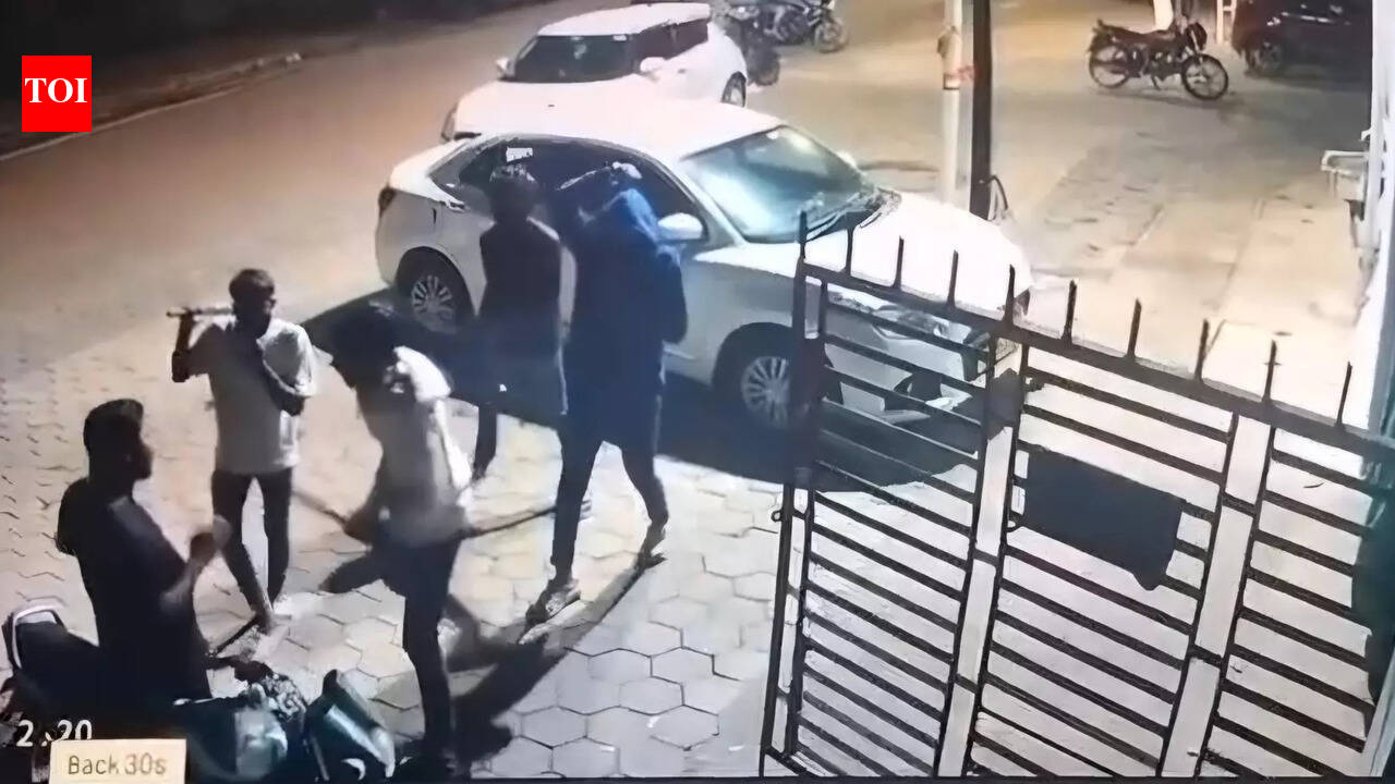 Bike-borne criminals vandalise cars, attack late-night cafe goers in Bhubaneswar