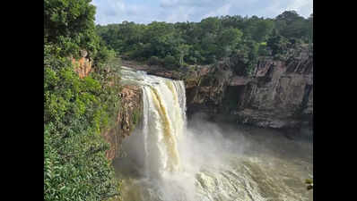 Plan to restart day tourism at 3 waterfalls in Sunabeda