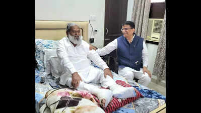 Vij fractures both feet in fall, likely to miss budget session