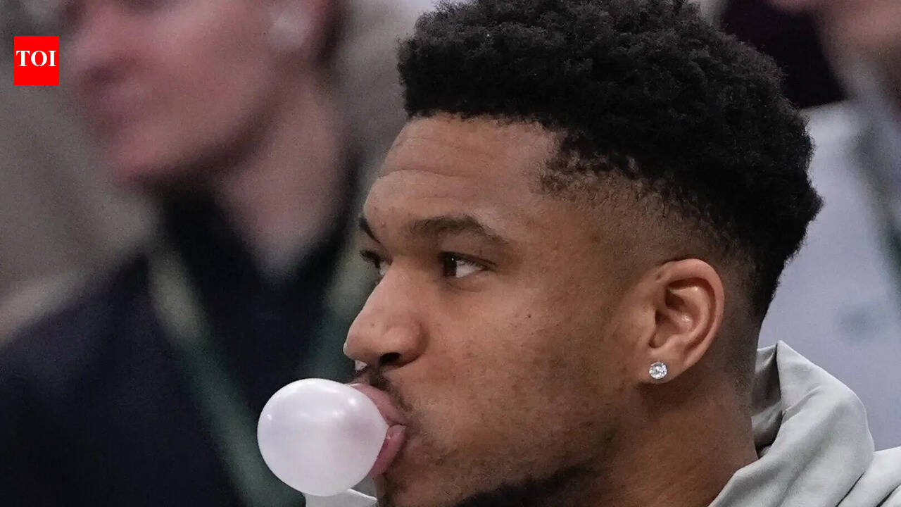 "You're gonna be an All-Star" - Giannis Antetokounmpo jokes his 4-year-old will one day dunk on 7-feet-4 San Antonio Spurs big man