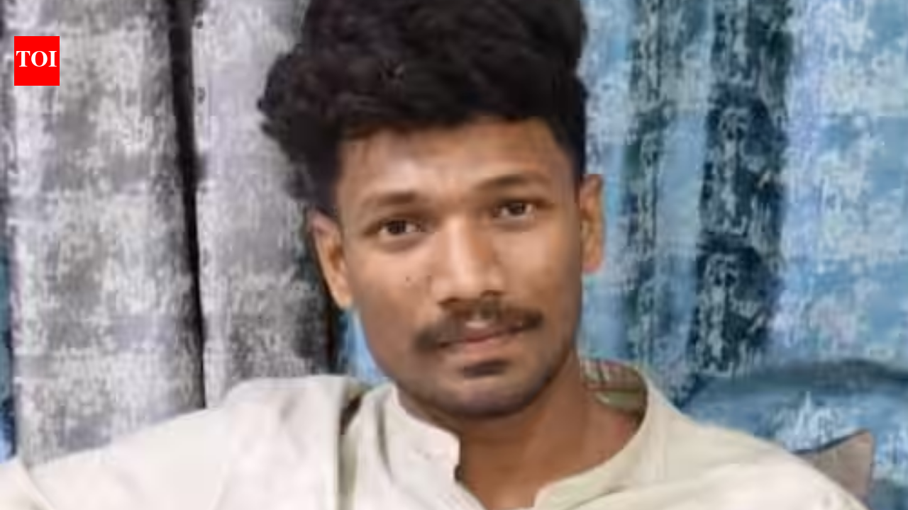 Pharmacy student found hanging in Jalgaon room; note alleges assault by principal