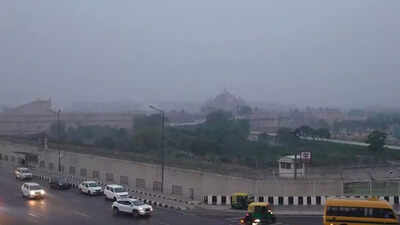 Delhi, Noida wake up to light rain; IMD issues yellow alert, predicts slight daytime temperature dip