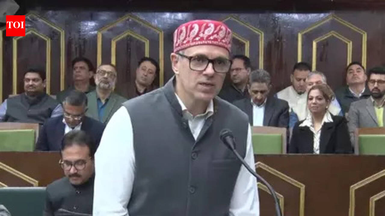 J&K CM praises team for reaching historic Ranji Trophy final