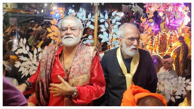 Actor Sanjay Mishra joins Shiv Barat celebrations in Varanasi
