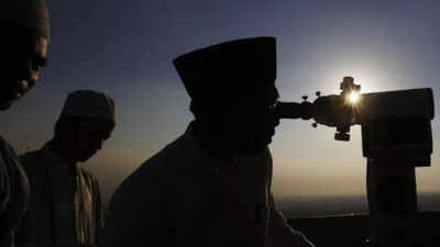 Ramadan 2026 moon sighted in India, Iraq, US, UK, Turkey, Oman? Hilal sighting committees to confirm first day of fasting; is it from February 19 or 20 and why is crescent timing significant