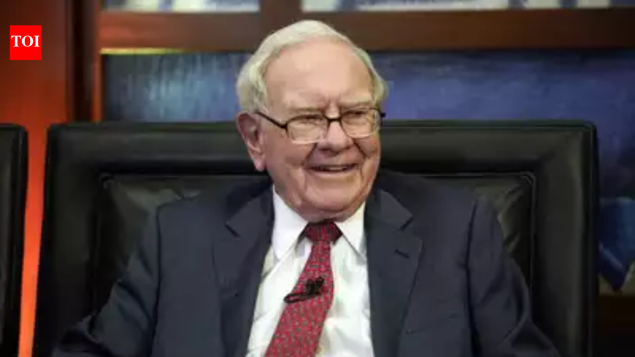 Two tech stocks that Warren Buffett sold during his last few days as Berkshire Hathaway CEO