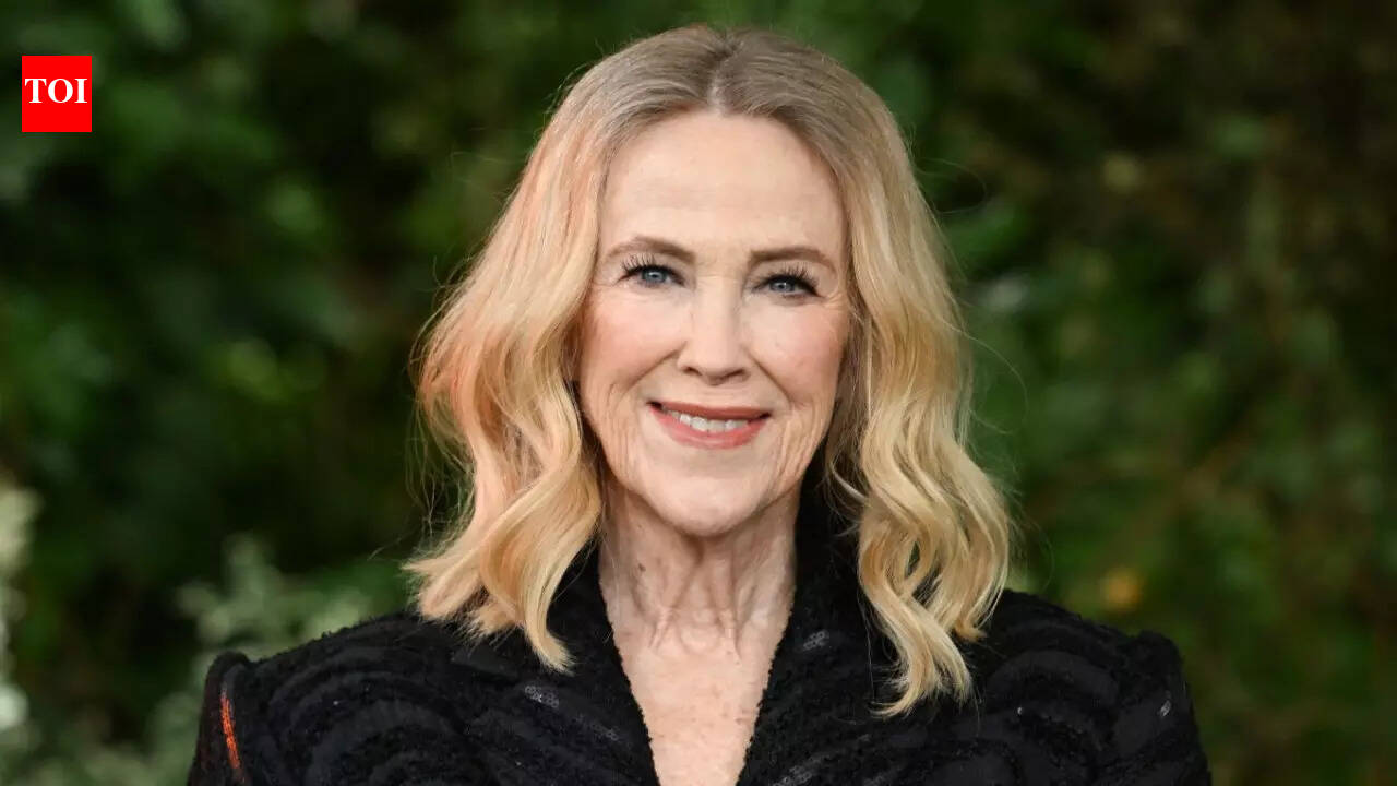 कैथरीन ओ’हारा को उनके निधन के दो सप्ताह बाद निजी अंतिम संस्कार सेवा में परिवार और दोस्तों द्वारा सम्मानित किया गया