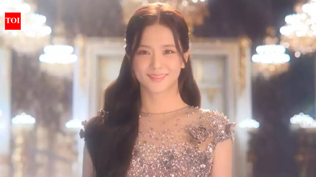 'Boyfriend on Demand' trailer: Jisoo enters her rom-com era as she gives virtual dating a shot in K-drama series opposite Seo In-guk