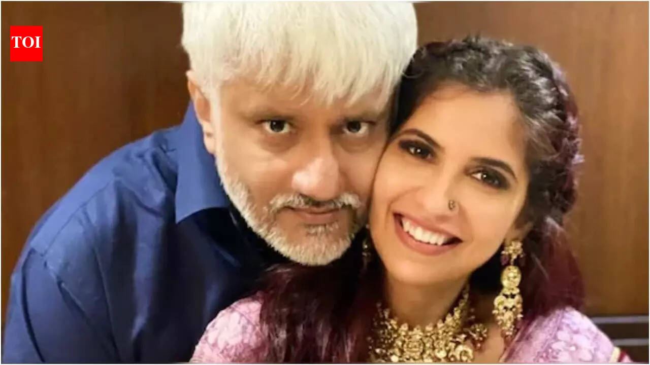 Supreme Court grants bail to Vikram Bhatt and Shwetambari Bhatt in Rs 30 crore film dispute; orders mediation between parties