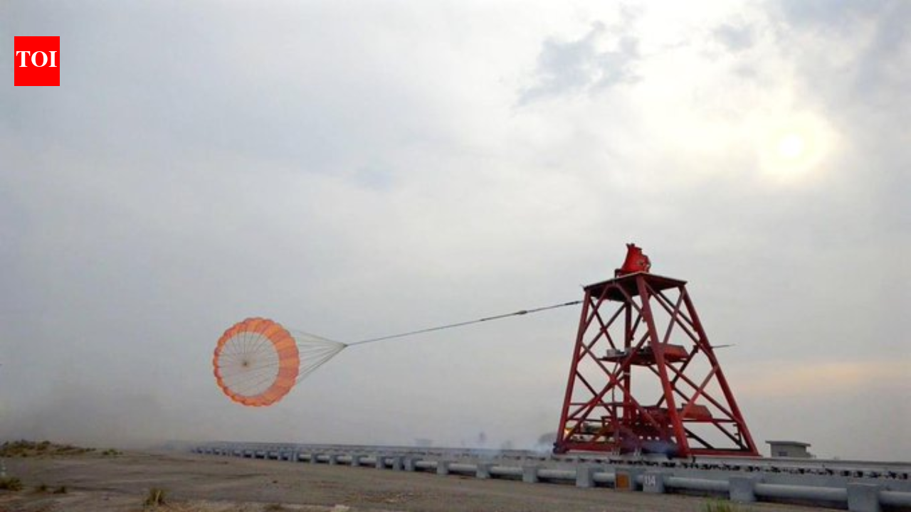 गगनयान मील का पत्थर: DRDO ने चंडीगढ़ में सफल ड्रग पैराशूट योग्यता परीक्षण आयोजित किया