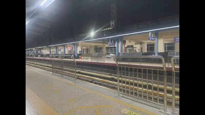 Platforms at 3 more Metro stations get safety barricades