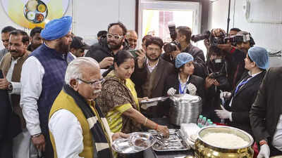 Delhi govt opens 25 Atal Canteens; each to serve 1,000 meals per day