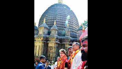 Priyanka in city, unveils 20-point ‘chargesheet’ against Assam govt