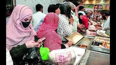 As monthlong Ramzan begins, Sabzibagh market abuzz with rise in trade & footfall