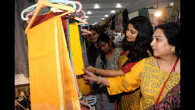 Phagunotsav opens with 225 stalls of crafts and foods