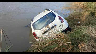 Couple, son die after car falls into canal in Auraiya