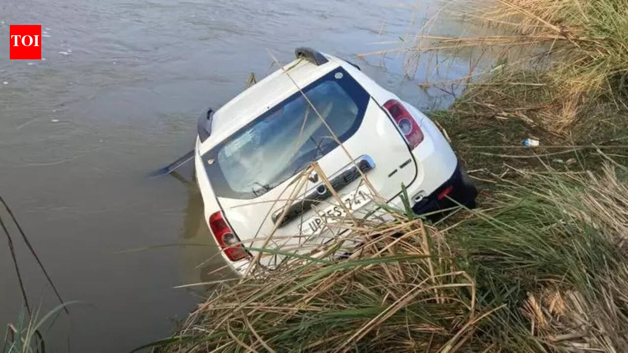 Couple, son die after car falls into canal in Auraiya | Kanpur News ...