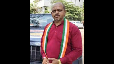 Congress worker offers 1k for pothole-free road in Ward 12