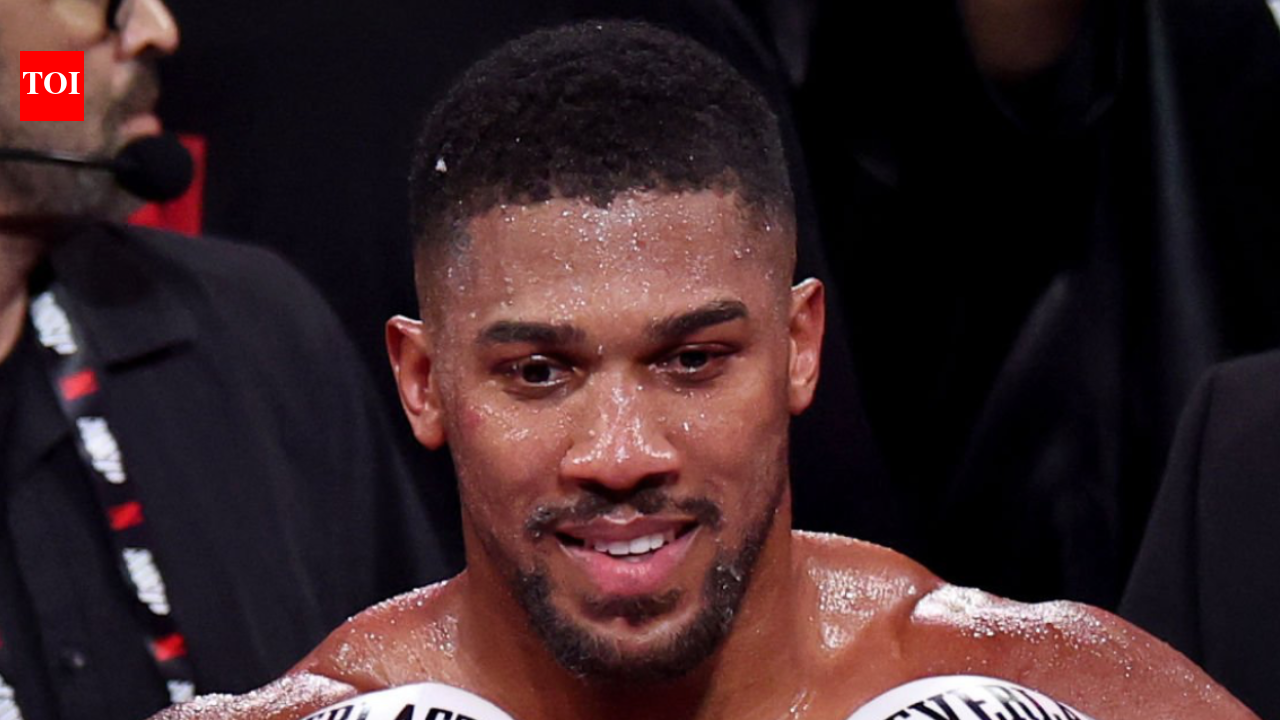 Frank Martin sends heartfelt condolences to Anthony Joshua after tragic Nigeria car crash claims two close friends