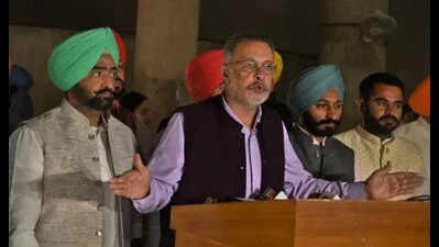 Punjab health minister interacts with leadership in mental health programme fellows