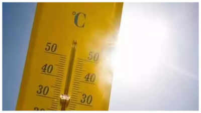 Daytime temperatures decrease slightly