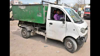 Tri-corporation commissioners meet Swachh auto workers, say sanitation main focus of 100-day action plan