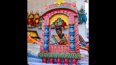 Young artisans reclaim inherited craft legacy