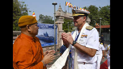 327 naval officers from 74 countries visit Mahabodhi temple