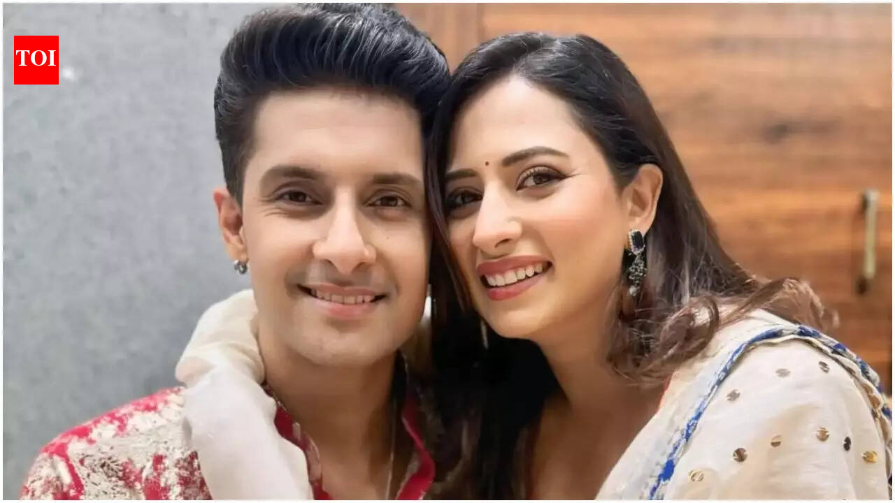 Sargun Mehta STRONGLY REACTS to pregnancy rumors with Ravie