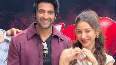 ‘டாக்சிக்’ நடிகர் அக்‌ஷய் ஓபராய் மற்றும் ஹெல்லி தருவல்லா ஆகியோர் ‘காதல் லாட்டரி’ என்ற தலைப்புக்கு; பிப்ரவரி 27 முதல் படப்பிடிப்பு தொடங்குகிறது. – டைம்ஸ் ஆஃப் இந்தியா