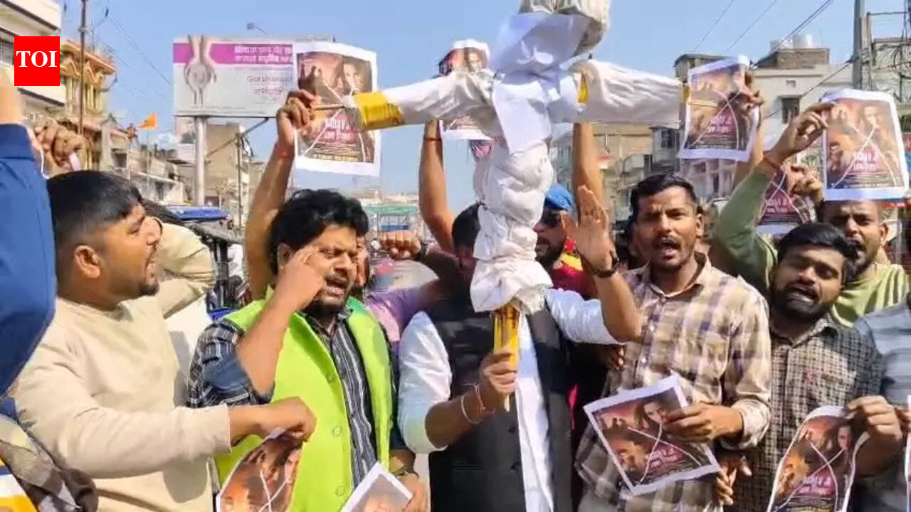 Yadav community protests in Bettiah over film title