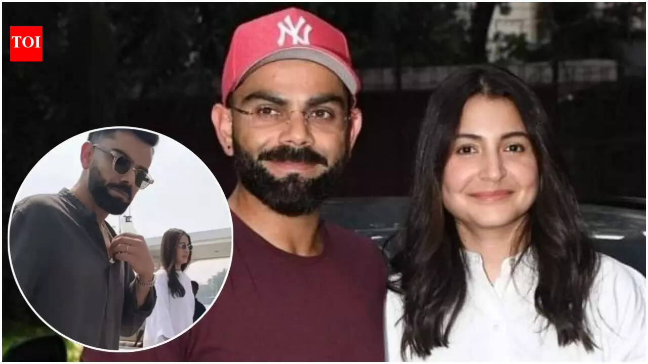 Virat Kohli, Anushka Sharma SPOTTED at Gateway of India