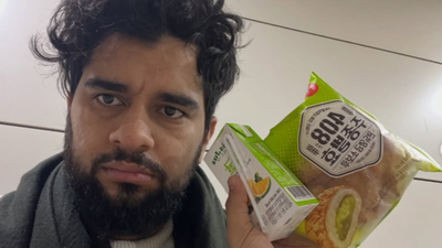 ভাইরাল ভিডিওতে ভারতীয় প্রভাবশালী দাবি করেছেন যে তিনি এবং তার স্ত্রীকে দক্ষিণ কোরিয়া এবং চীনে অভিবাসন দ্বারা আটক করা হয়েছিল