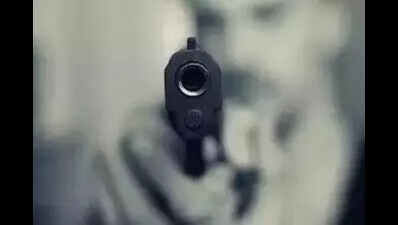 Acquaintance opens fire on married woman, hunt on