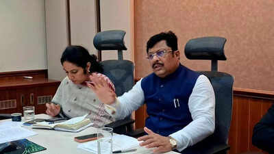 Kshirsagar tells officials to plug loopholes in flood control project