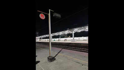 Defunct display boards cause chaos at Tiruvallur rly stn