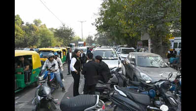 Bar council election triggers traffic jams around India Gate and on Mathura Road